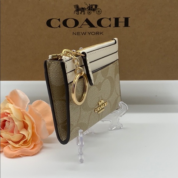 Mini Skinny Id Case In Signature Canvas - Picture 6 of 16